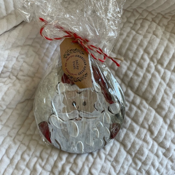 HAND PAINTED SANTA CHRISTMAS ROUND ORNAMENT NWT - Picture 2 of 7